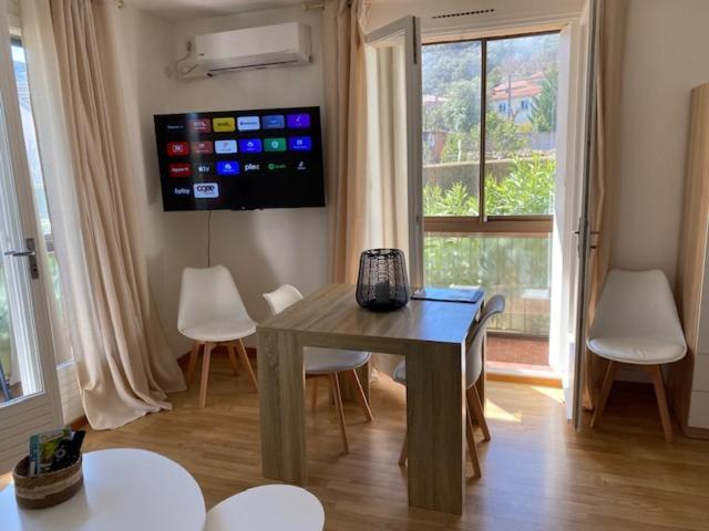 Studio 33 M2 , Climatise, Parking Exterieur Prive Gratuit Амели-ле-Бен-Палальда Экстерьер фото